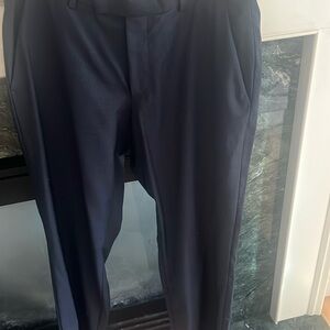 Nice Hugo Boss Men’s dress pants 30/30 worn once -beautiful condition